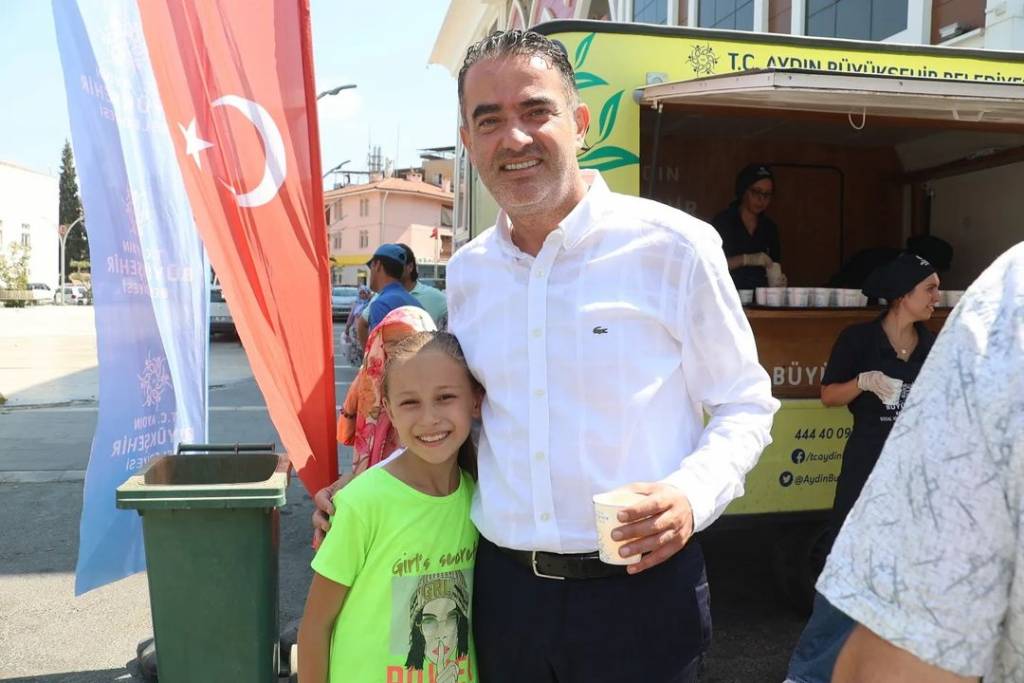 Koçarlı'da Limonata İkramı ile Birlikte Sohbet Etme Fırsatı