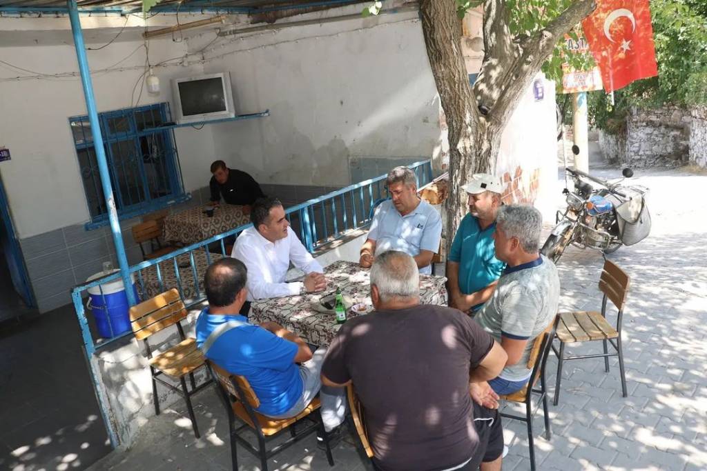 Koçarlı Belediye Başkanı Özgür Arıcı, Akmescit Mahallesi'nde Hemşerileriyle Bir Araya Geldi