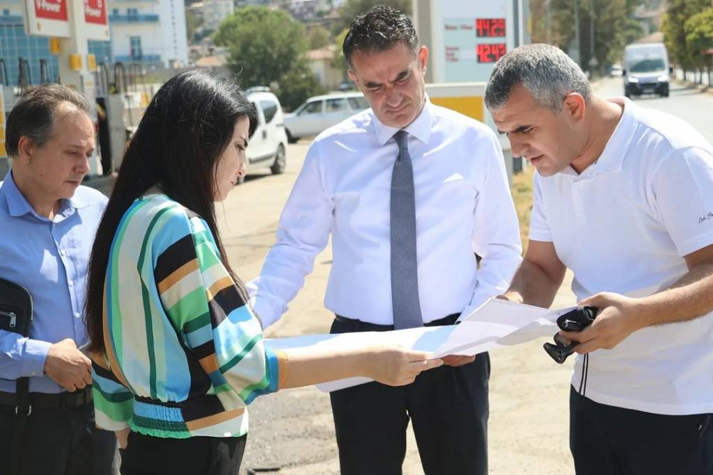 Koçarlı Belediye Başkanı Özgür Arıcı Yol Yapım Projesini İnceledi